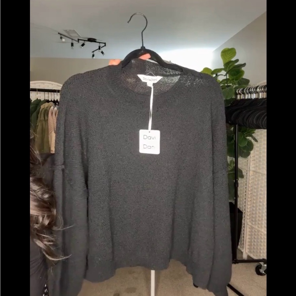 NWT Davi & Dani Black oversized slightly cropped sweater